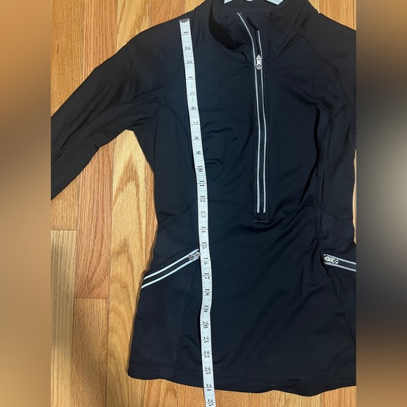 Lululemon Black half zip pullover. Womens xs/s reflective zippers - Picture 8 of 9
